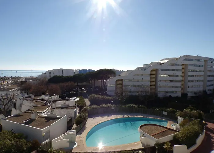 Apartmán 3 Pieces Avec Piscine, Proche Plage, Wifi, Parking - Ideal Familles - Fr-1-328-257 *